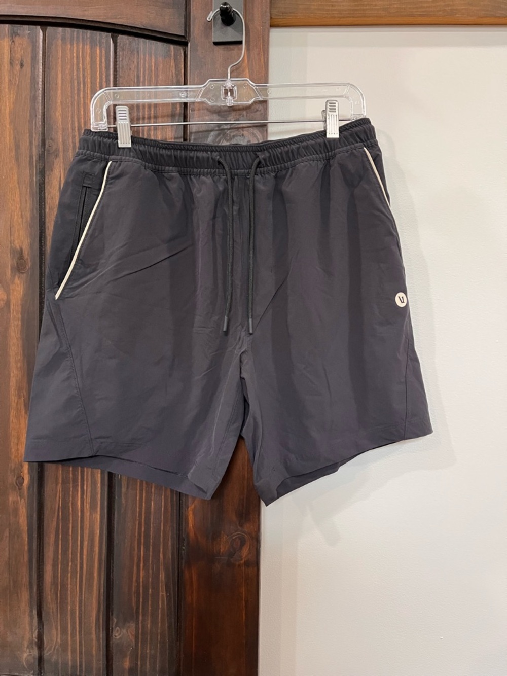 Vuori men’s shorts size medium